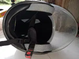 Helm bekas masih nyaman
