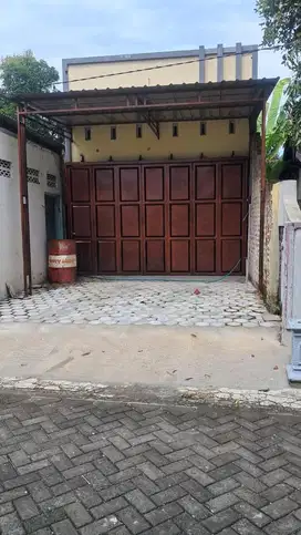 Ruko baru tempat usaha toko / kantor strategis depan pasar walikukun