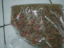 Jual makanan kucing campuran wuskas friskin