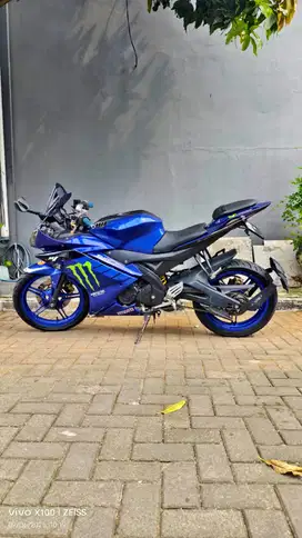 Jual motor kesayangan R15v2