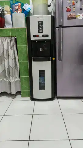 dispenser miyako wdp 300 bekas berfungsi dengan baik