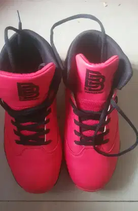 separu basket BALLERBRO,size 39, no minus, dus nya sdh ga ada