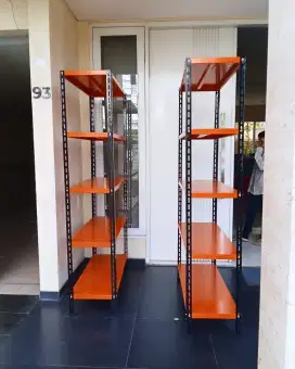 Rak besi susun serbaguna