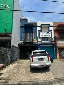 Dijual dan Disewakan Ruko 2,5 lantai Pinggir Jalan Jatiwaringin Bekasi