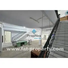 Dijual ruko gandeng 4 di Pangeran Jayakarta,Jakarta Kota LT233m2 LB932