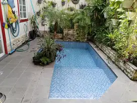 Jual cepat rumah siap huni, bagus dan ada kolam renang di cilodong