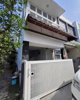 Dijual Rumah siap huni, 2 lt ,full furnish di Komp. Kinagara Regency