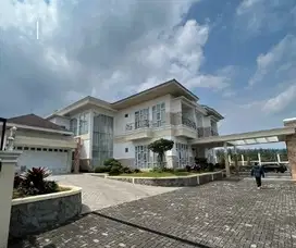 Villa Mountain Park, Komplek Taman Giri Indah