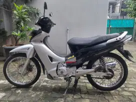 Jual honda kharisma terawat