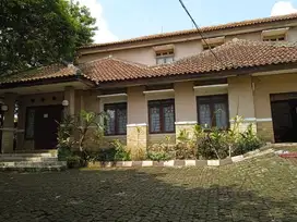 Villa di Ciomas Dekat Pusat Kota Bogor