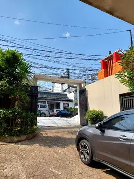 DIJUAL RUMAH 2 LANTAI COCOK UNTUK BISNIS DI KEBAYORAN BARU - JAKARTA