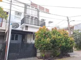 rumah Hoek griya Bintara dkt pondok kopi
