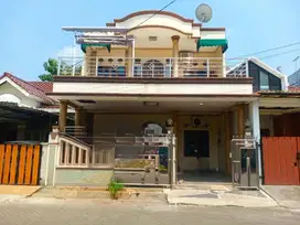 rumah 2 lantai taman kota bekasi