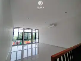 Disewakan ruko 2lt kondisi bagus area pasar minggu