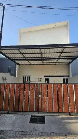 Rumah 2 lantai cuma 900jt, lebar 5,5 m2, Medokan Ayu, Rungkut