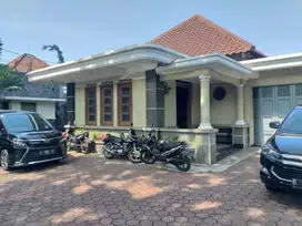 Rumah Strategis Pinggir Jalan Sayap Riau Bisa Untuk Usaha