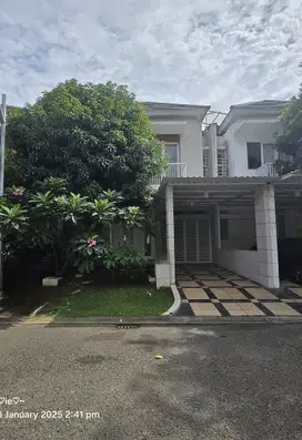 Jual Rumah 2 Lantai Jalan Utama di Cluster Palm Summarecon Bekasi