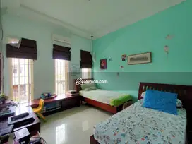 MURAH Araya 1 240m2 cuma 5M an Galaxy Bumi Permai Minimalis Surabaya