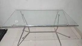 Meja Makan Kaca Tebal