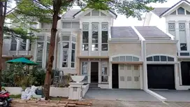 runah 2 lantai, siap huni. clstr whitsand greenwich park di bsd city
