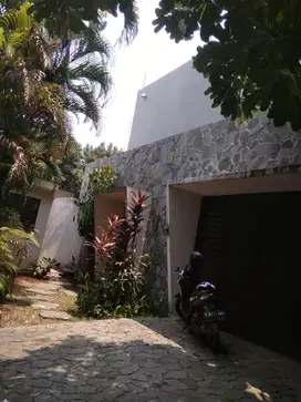 Disewakan rumah di Cipete bisa untuk kantor