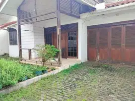 rumah lama 1 lnt lebar 15m Bisa kantor