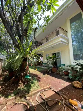 Dijual rumah siap huni di Panglima Polim Jakarta Selatan