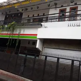 Dijual rumah 3 lantai di Duren tiga