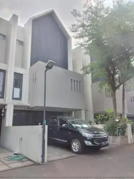Disewakan rumah Lux di townhouse cipete