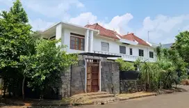 RUMAH MEWAH DI ANGGREK LOKA BSD DOUBLE HOEK
