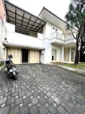 Disewakan rumah di kebayoran baru bisa untuk kantor