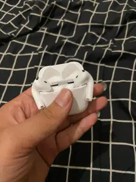 Airpods 4 with anc