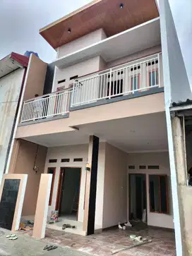 Rumah strategis bintara bekasi dekat tol stasiun Cakung jakarta timur