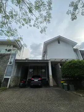 Dijual Rumah 2 Lantai Semi Furnished, di Bukit Baruga
