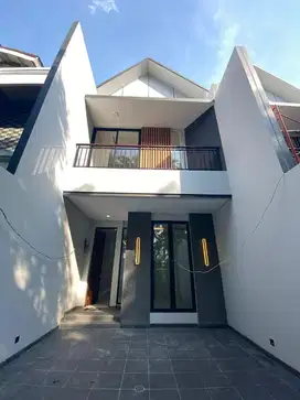 RUMAH MODERN BARU MERUYA UTARA, 5x25m