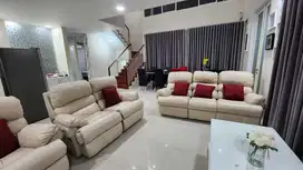 WTS / Dijual Rumah Mewah 2 Lantai Full Furnis di Citragrand Goldenwood