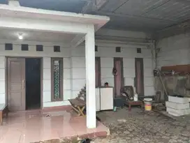 rumah kampung bebas banjir.