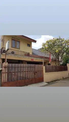 Di jual rumah kosan di grinting kel.pulo.kebayoran baru jaksel