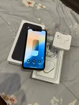 Dijual Iphone 11 Black 128GB Mulus Lengkap Terdaftar