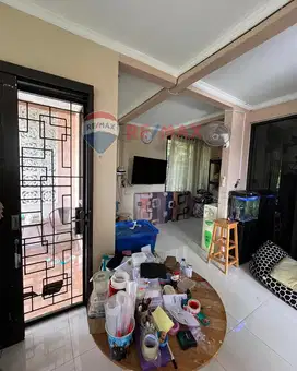 RUMAH HOEK PAVING BLOCK DI PANORAMA SERPONG - SEMI FURNISHED