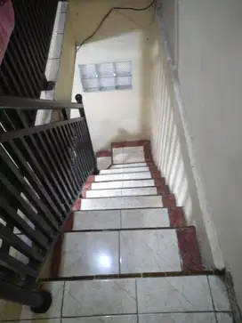 dijual rumah di menceng
