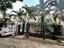 Dijual  cepat rumah lux di cibubur jakarta timur