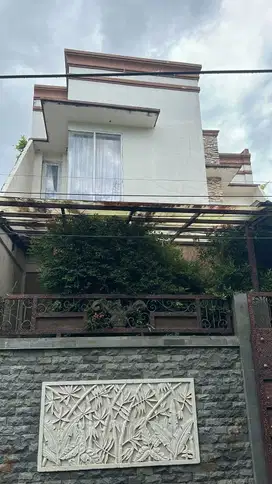 Dijual Rumah 2 Lantai Include Furnish