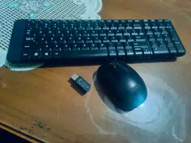 Keyboard Logitech wireless bekas