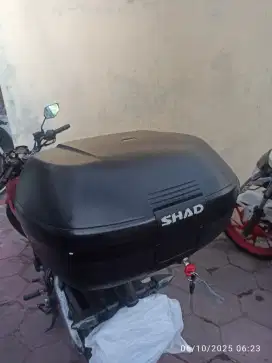 Box Bagasi Motor merk SHAD 42lt, utk Yamaha Vixion