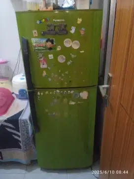 Jual Kulkas Panasonic 2 Pintu..