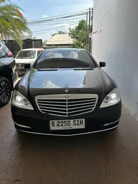 Mercy S300L AT Nik 2011 Hitam