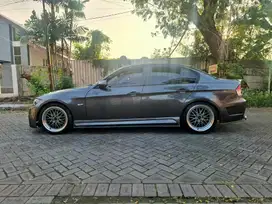BMW 320i 2005 Bensin