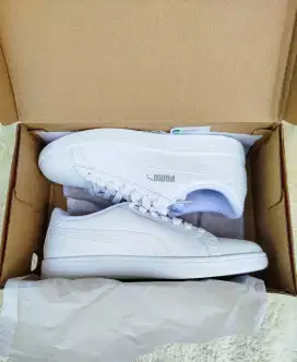 Jual sepatu sneakers pria puma smash V2 no 41 BARU ORIGINAL kota batu