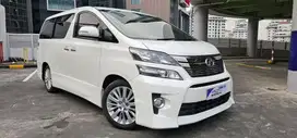 Toyota VELLFIRE ZG PS 2012,putih,At,Super antik,Istimewa,Siap pakai,.